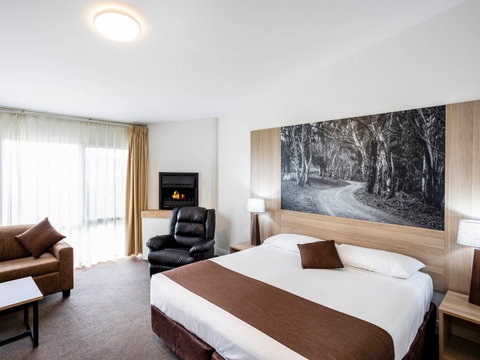 Mantra Bathurst - Accommodation Burleigh 1