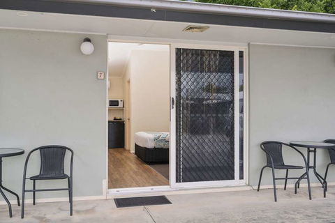 Caboolture Central Motor Inn, SureStay Collection - Accommodation Burleigh 12