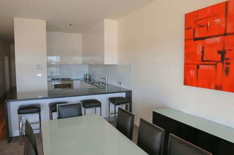 York Cove - Accommodation Burleigh 3