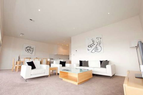 York Cove - Accommodation Burleigh 5