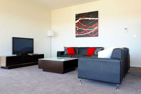 York Cove - Accommodation Burleigh 9