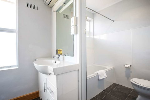 Nightcap at Carlyle Hotel - Accommodation Burleigh 6