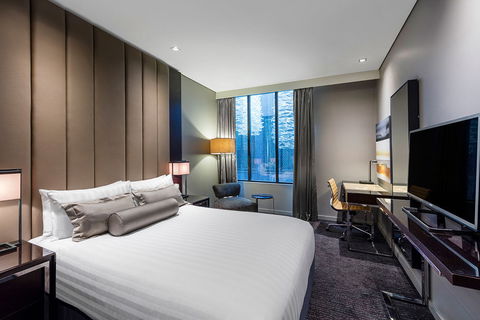 Gambaro Hotel - Accommodation Burleigh 1