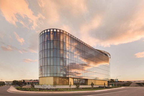Vibe Hotel Canberra Airport - Accommodation Burleigh 0