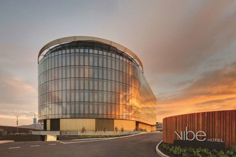 Vibe Hotel Canberra Airport - Accommodation Burleigh 2