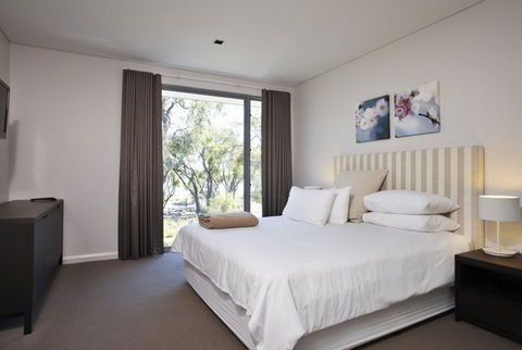Aqua Resort - Accommodation Burleigh 1