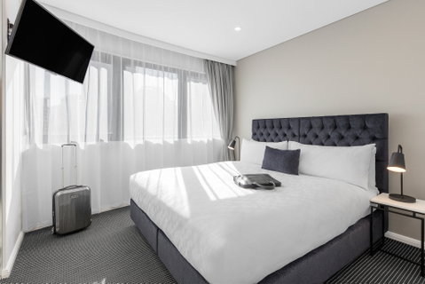Meriton Suites Kent Street - Accommodation Burleigh 0