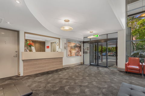 The Airport International Motel - Accommodation Burleigh 2