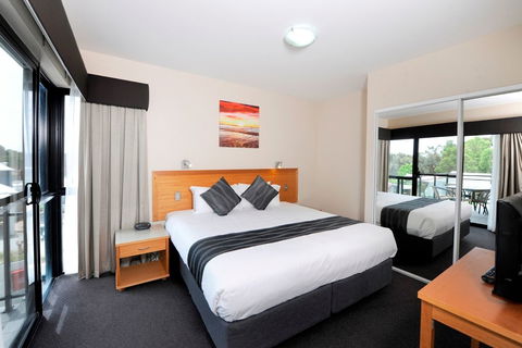 Assured Ascot Quays Apartment Hotel - Accommodation Burleigh 2