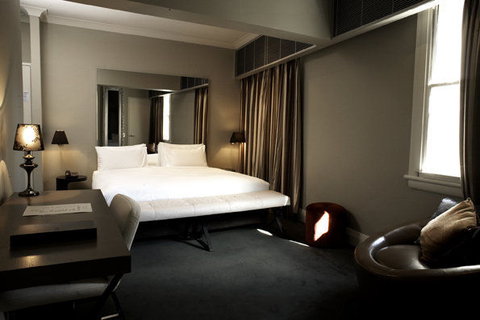 The Kirketon Hotel - Accommodation Burleigh 2