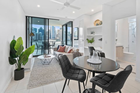 Arise On Hope Street - Accommodation Burleigh 2