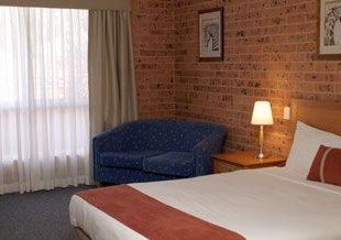 Akuna Motor Inn - Accommodation Burleigh 0