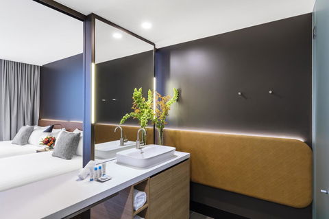 Vibe Hotel Canberra - Accommodation Burleigh 16
