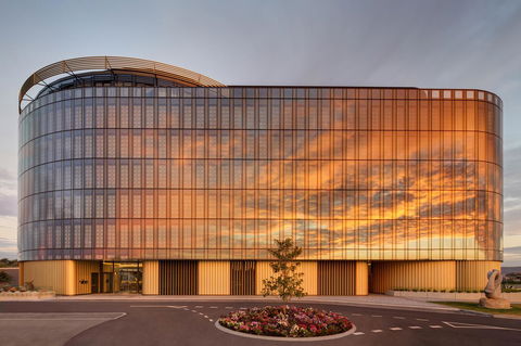 Vibe Hotel Canberra - Accommodation Burleigh 28