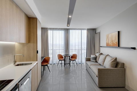 Vibe Hotel Canberra - Accommodation Burleigh 44