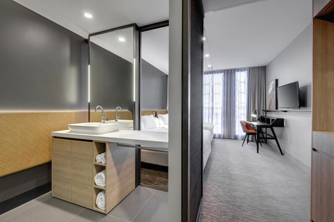 Vibe Hotel Canberra - Accommodation Burleigh 39