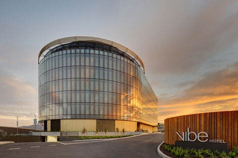 Vibe Hotel Canberra - Accommodation Burleigh 30