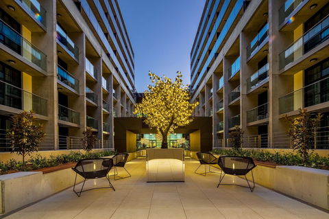 Avenue Hotel Canberra - Accommodation Burleigh 22