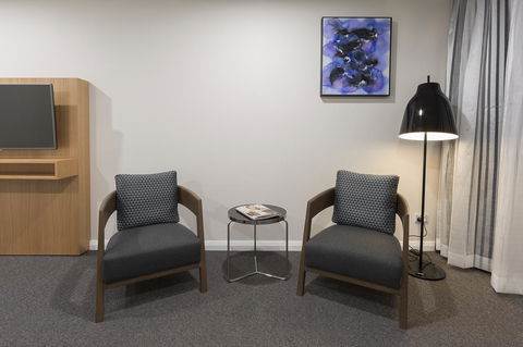 Avenue Hotel Canberra - Accommodation Burleigh 32