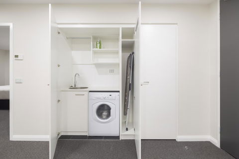 Avenue Hotel Canberra - Accommodation Burleigh 26