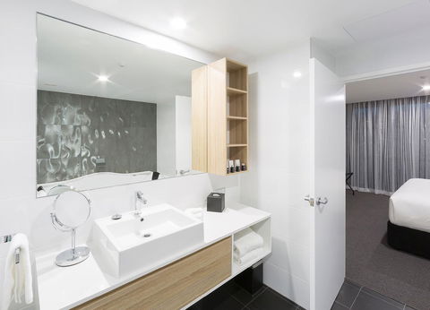 Avenue Hotel Canberra - Accommodation Burleigh 11