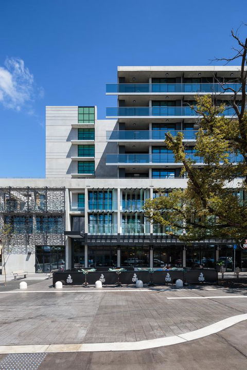 Avenue Hotel Canberra - Accommodation Burleigh 24