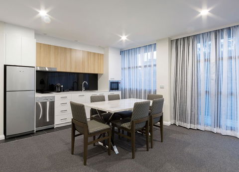 Avenue Hotel Canberra - Accommodation Burleigh 9