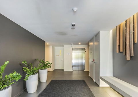 Modern Executive Apt@Barton*1BR*WiFi*Gym*Secure Parking*Canberra - Accommodation Burleigh 16