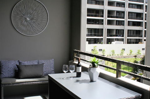 Modern Executive Apt@Barton*1BR*WiFi*Gym*Secure Parking*Canberra - Accommodation Burleigh 2
