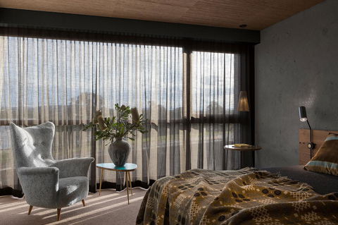 Ovolo Nishi - Accommodation Burleigh 6
