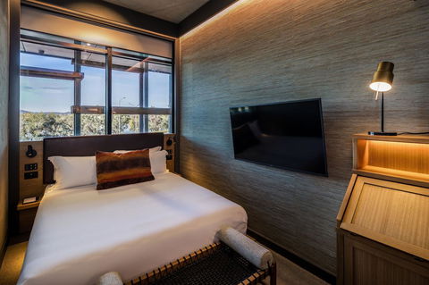 Ovolo Nishi - Accommodation Burleigh 11