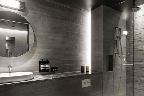 Ovolo Nishi - Accommodation Burleigh 27