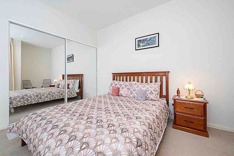 Spacious 1BR Stylish New Acton Apartment +Parking - Accommodation Burleigh 21