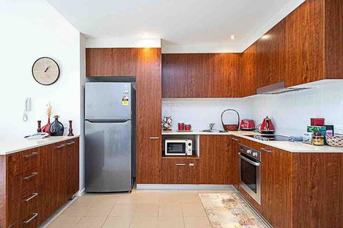 Spacious 1BR Stylish New Acton Apartment +Parking - Accommodation Burleigh 16