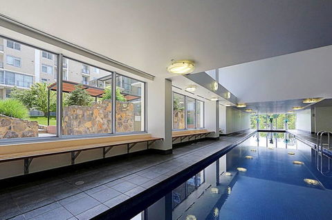 Spacious 1BR Stylish New Acton Apartment +Parking - Accommodation Burleigh 25