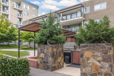 Spacious 1BR Stylish New Acton Apartment +Parking - Accommodation Burleigh 22