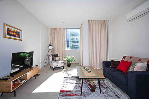 Spacious 1BR Stylish New Acton Apartment +Parking - Accommodation Burleigh 20