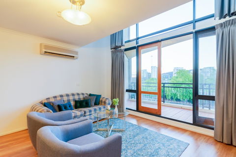 ALLARA CANBERRA - Accommodation Burleigh 0