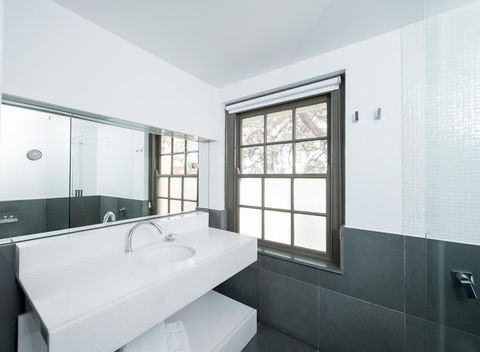 Peppers Gallery Hotel - Accommodation Burleigh 40