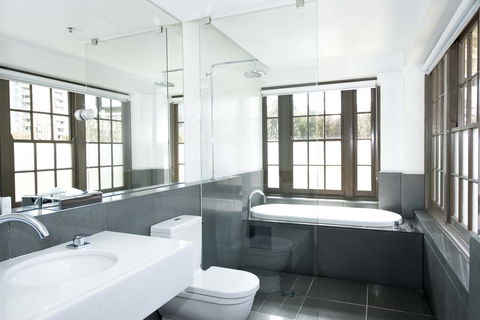 Peppers Gallery Hotel - Accommodation Burleigh 17
