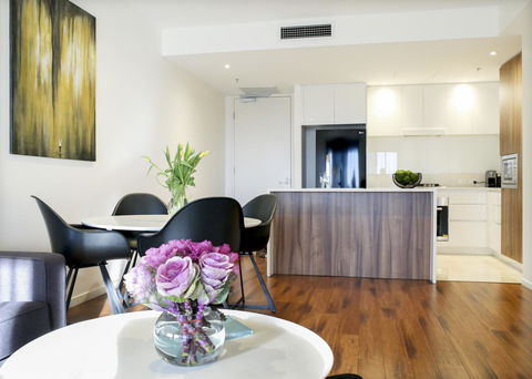 Kui Manhattan 2 - Accommodation Burleigh 0