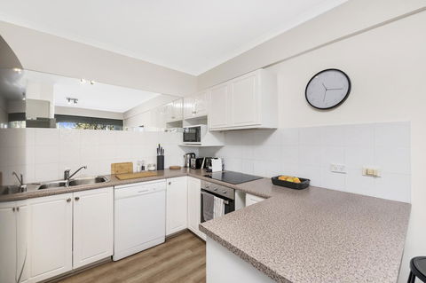 Accommodate Canberra - The Summit - Accommodation Burleigh 13
