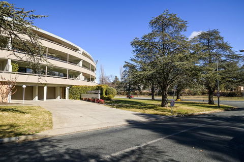 Accommodate Canberra - The Summit - Accommodation Burleigh 1