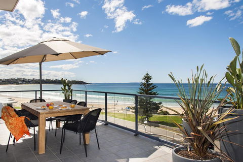 Mollymook Beachfront Penthouse 9 - Accommodation Burleigh 3