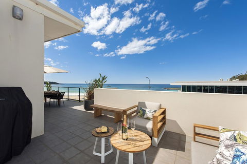 Mollymook Beachfront Penthouse 9 - Accommodation Burleigh 9