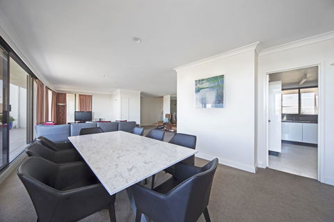 BreakFree Capital Tower Apartments - Accommodation Burleigh 32
