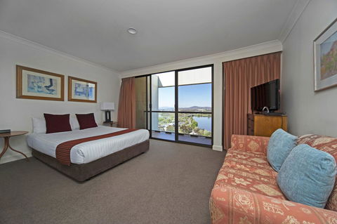 BreakFree Capital Tower Apartments - Accommodation Burleigh 34
