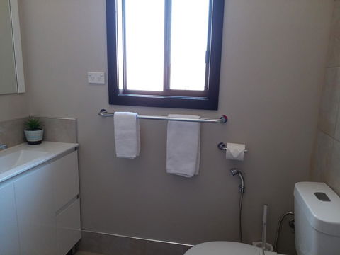 Windana Cottages - Accommodation Burleigh 10