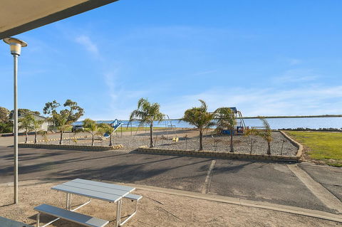 Port Broughton Tourist Park - Accommodation Burleigh 38