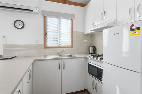Port Broughton Tourist Park - Accommodation Burleigh 18